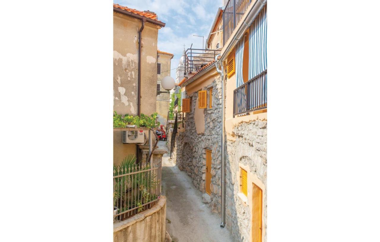 1 Bedroom Beautiful Apartment In Omišalj Esterno foto